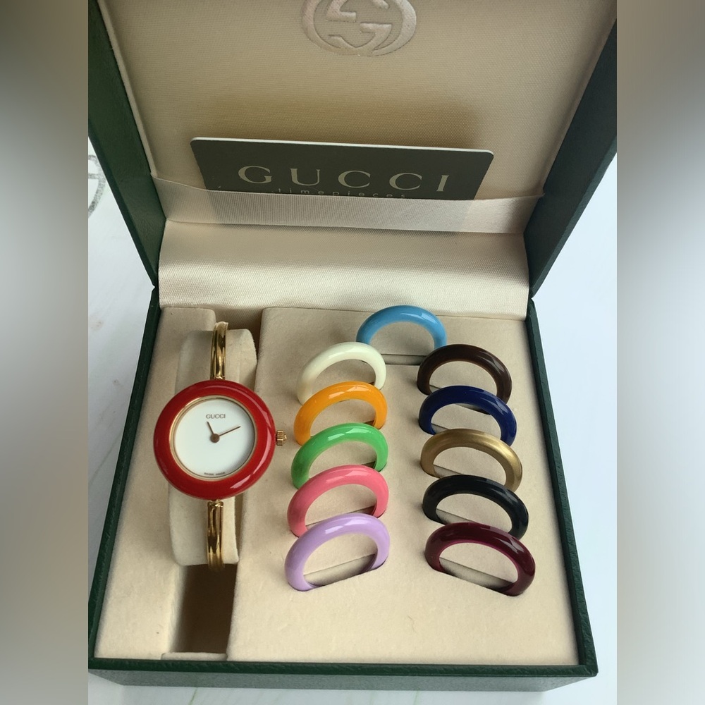 Gucci Women's Interchangeable Bezel Bangle Watch set 🌺